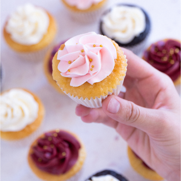 VALENTINE'S CUPCAKES